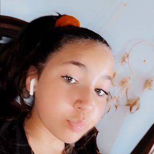 Meet your Posher, Avery